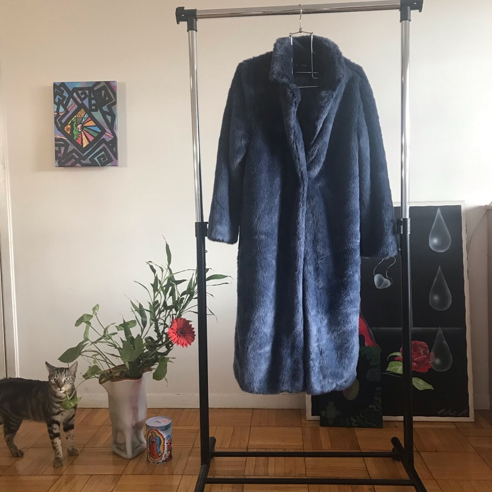 Long fur blue coat